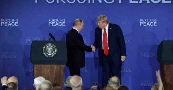 Россия откладывает Миру в Украине, где может сжать друг Трампа Путин?