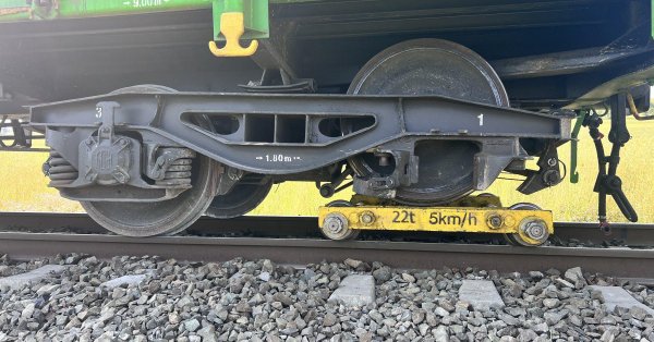 Грузовой вагон сошел с рельсов в районе промышленной зоны Искар в Софии