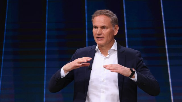 Porsche ведет переговоры, чтобы найти наследника Оливера Блума