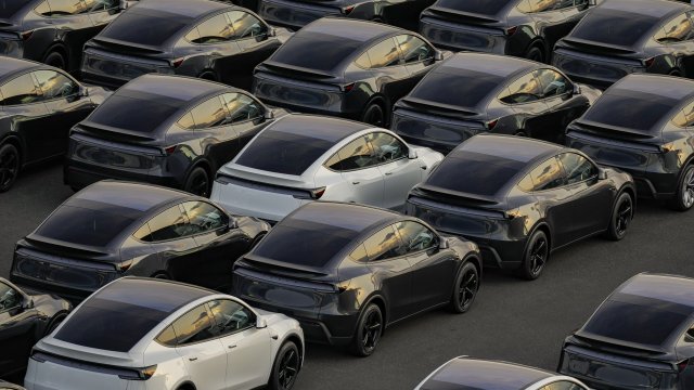 Tesla растворяет команду, которая разработала суперкомпьютер Dojo, будет полагаться на внешних партнеров