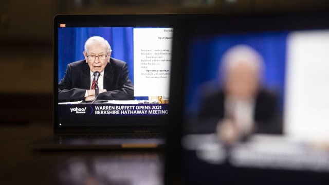 Предупреждение $ 3,76 млрд. Сокращение прибыли Berkshire Hathaway к концу июня