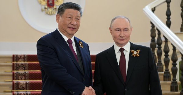 Путин и Ким Чон Ун вместе с Си Жинпином в Пекинском военном параде