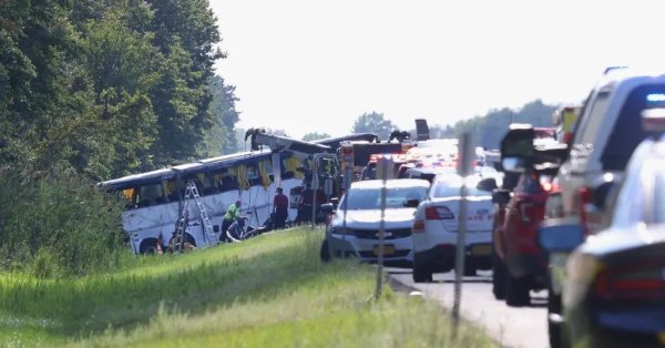 Трагедия в Нью -Йорке: пять туристов погибли в автобусной аварии возле Ниагары