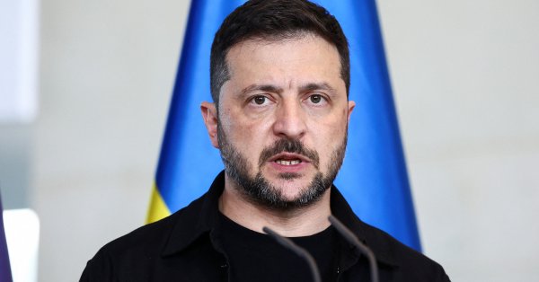 Зеленски пообещал сильную Украину жить в безопасности и мире