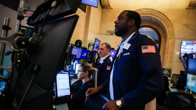 S & P 500 Close Record, пока трейдеры готовится к отчету NVIDIA