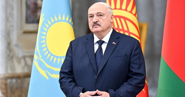 Лукашенко: Западные военные угрозы заставляют Минск подумать о защите
