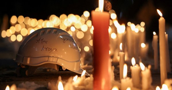 Все покрытые работники в Мине в Чили умерли