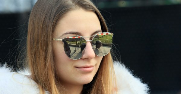 Микаэла Маринова соблазняет Тассос