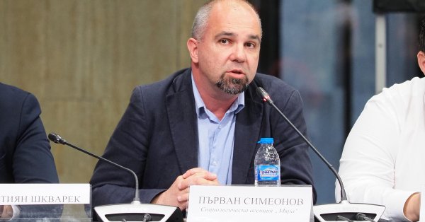 Парван Симеонов: навсегда создает ощущение, что никто другой не может править уже 15 лет