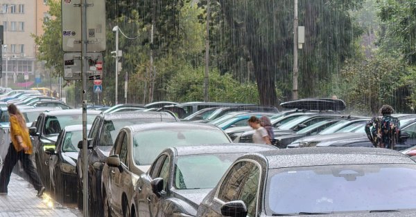 Дождь и гром ждут нас в большинстве страны