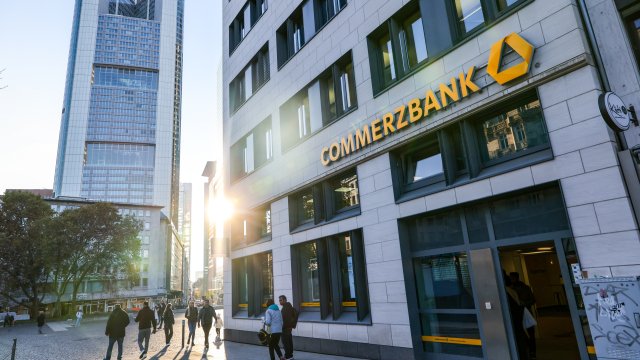 Commerzbank планирует купить выкуп акций за 1 миллиард евро