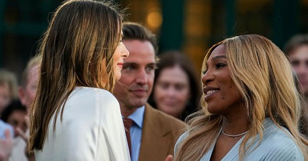 Серина Уильямс и Мария Шарапова показали, что они в отличных отношениях