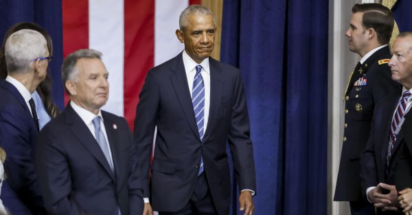 Обама с критикой Трампа и Белого дома: все американцы находятся в опасности