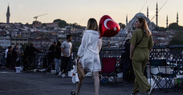 Строительство новых бомбардировщиков на протяжении всей Турции начинается