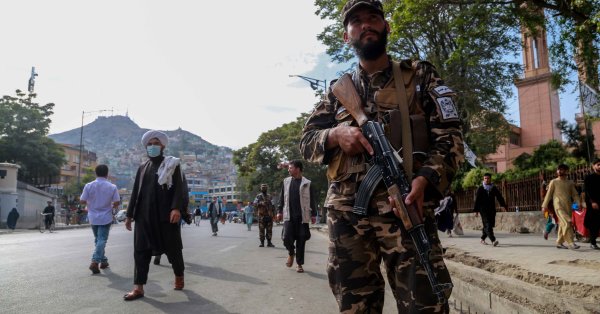 Новый запрет на талибов: без изучения книг, написанных женщинами