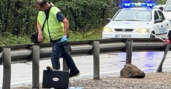 Сильная авария закрыла проход в республике, два погибли