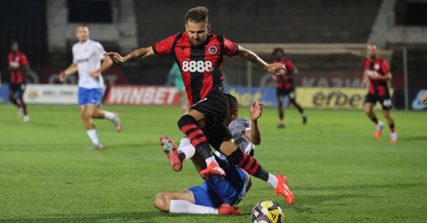 Добруджа и Локомотив София не победили