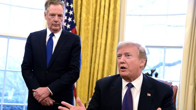 ЕС предоставил 15% потолок для обязанностей на фармацевтических препаратах в Соединенных Штатах