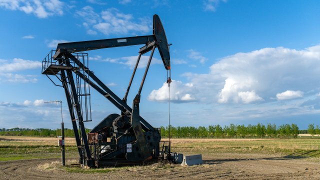 Нефть поднимается из -за напряжения в Европе и на Ближнем Востоке*