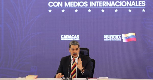 Мадуро имеет 25 000 солдат вдоль границ Венесуэлы