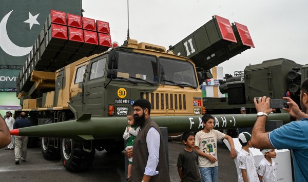 Порядок обработки начинается в Эр -Рияде и Исламабаде