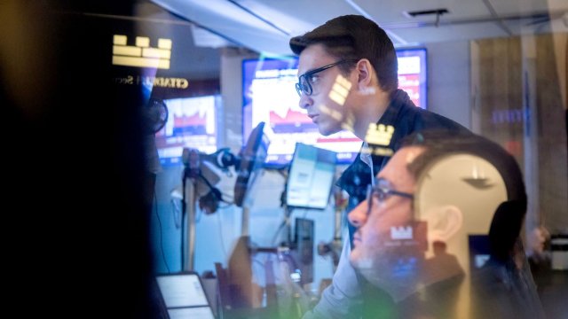 S & P 500 сообщает о самых длинных негативных сериях за месяц