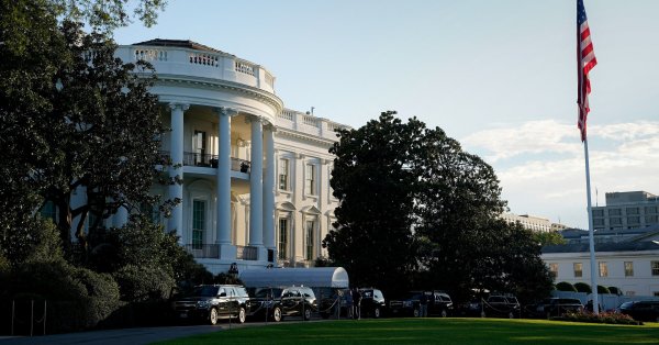 Трамп для интерьера Белого дома: не желтая краска, а золото