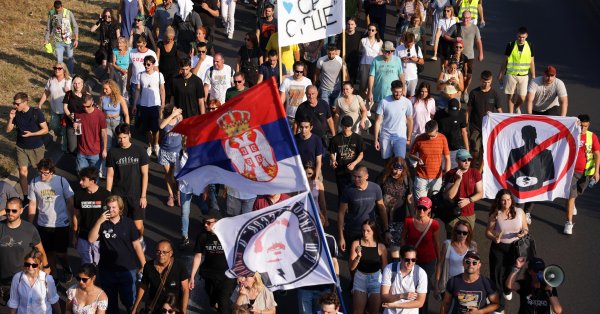 Протесты в Сербии предают гнев, который зловещий для Европы