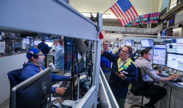 S & P 500 слегка затонул после процентных ставок США