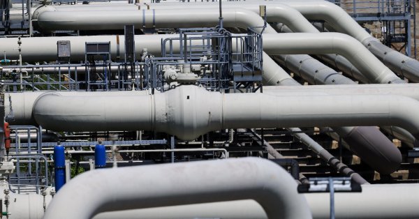 ЕС: восемь стран ЕС продолжают импортировать российский газ