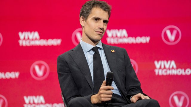 Основатели Mistral стали первыми миллиардерами ИИ во Франции