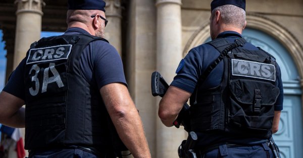 Свиные головки остались перед мечетями во Франции