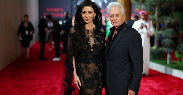 Кэтрин Зита-Джонс и Майкл Дуглас праздновали свои дни рождения