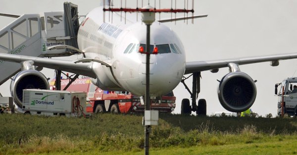 Пилоты и диспетчеры в шоке: самолет смутил взлетно -посадочную полосу в хорошем, почти наткнулся на другой