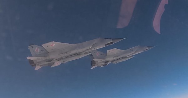 Три российских истребителя вторглись в воздушное пространство Эстонии