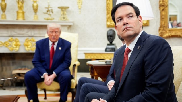 Более половины позиций послов США, стоящих