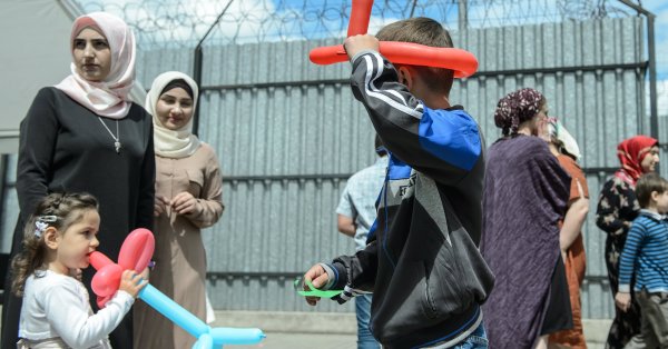 В то время как бедность разделяла нас: Imotion подталкивает семьи в Чечни к вымышленным разводам