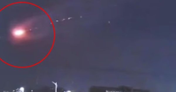 Китай выстрелил ракета НЛО в твоем небе?