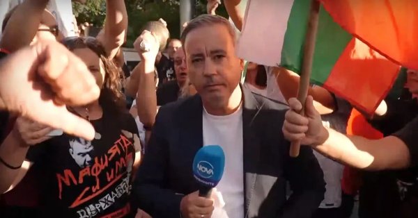 «Возрождение» отличилось от нападения на журналиста протеста перед военно-морским флотом