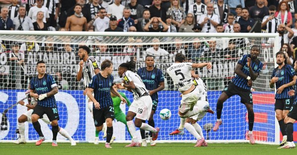Ювентус преодолел Интер в захватывающем дух матче, Монтеры стали героем