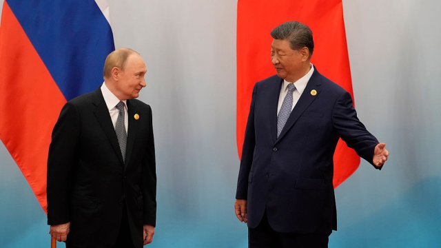 Почему долговые рынки дают плечо «сильным» мужчинам во главе авторитарных стран?