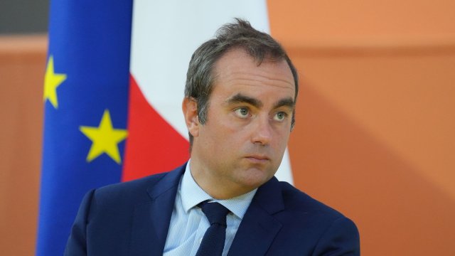 Ожидается, что Макрон назначил министра премьер -министра вооруженных сил Франции*