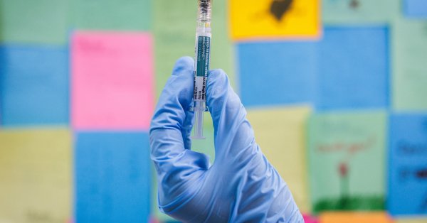 832 были вакцинированы против Covid в первую неделю кампании