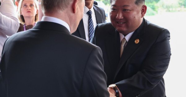 Ким Чен Ын показал роскошные часы в Китае, какова его цена?