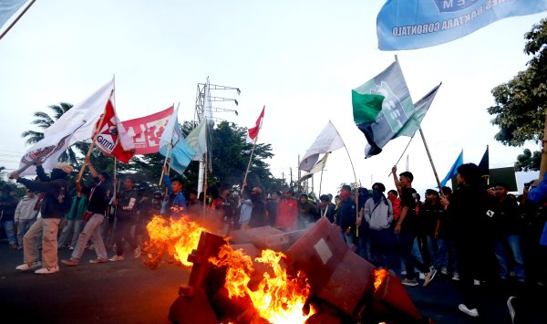 Протестующее поколение Z оспаривает силу старой гвардии в Азии