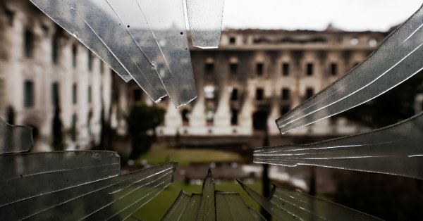 Непал возвращается в нормальное состояние после поджога, 51 убит и более 1300 травмированных фотографий