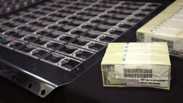 Снижение реальных процентных ставок является риском для доллара