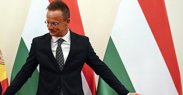 Венгрия открыто покупает русскую нефть, другие - тайно