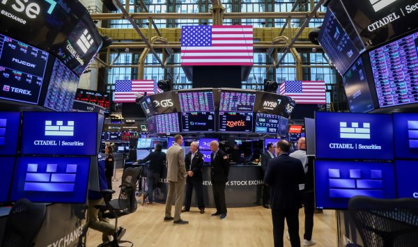 Историческое редкое: Стратеги Уолл -стрит отстают от роста S & P 500