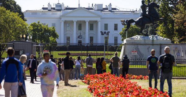 За 200 миллионов долларов - началось строительство бального зала Белого дома